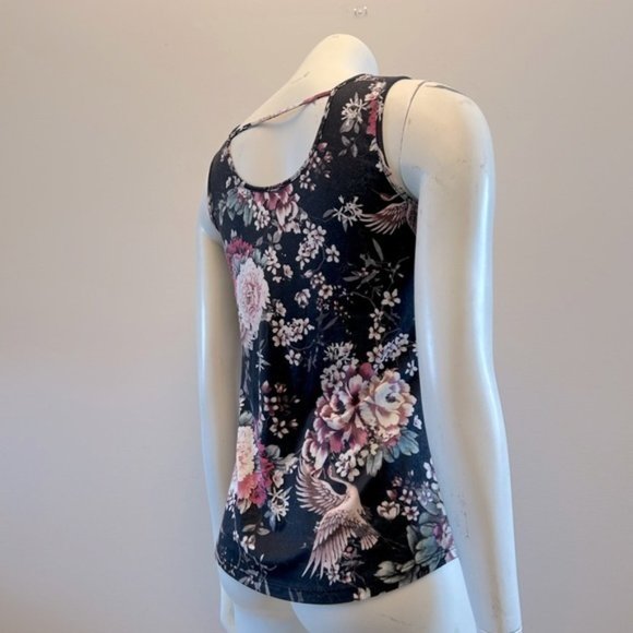 KISMET floral sleeveless top in EEUC Super soft quality stretch material - Picture 2 of 4
